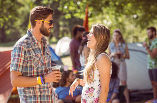 tenir-conversation-fille-eviter-blanc-geoffrey-nesie-cettefoisci