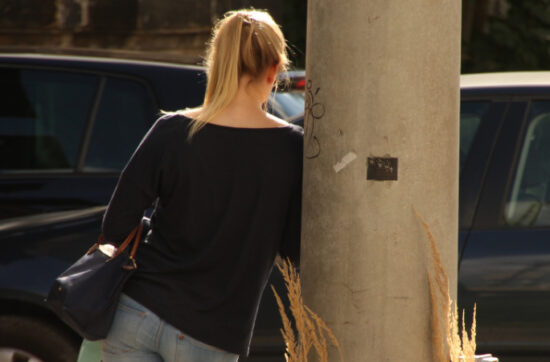 comment-aborder-une-fille-statique-coaching-seduction